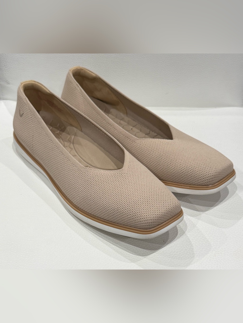 Vivaia Mabel Square-Toe All Day Standing Flats Almond Size 42 Us 10.5 Comfort
